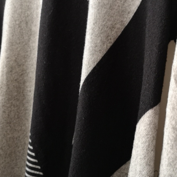 Women's Tunic Top, S-M, Black & Grey, Super-soft - Picture 4 of 6